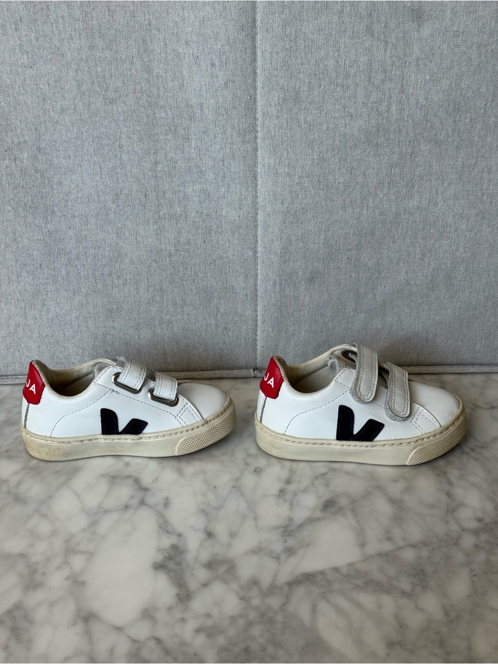 Veja Small Esplar Velcro (Toddler) Sneaker Size 6